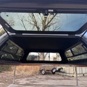 Leer 100XR Topper – GMC Sierra 2500 - Image 2