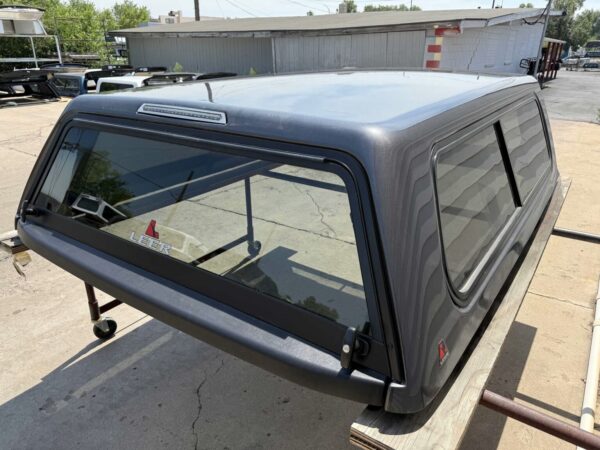 LEER 100XR Topper Toyota Tundra truck Cap