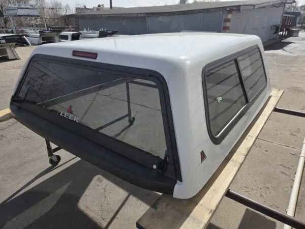 IMG_5416 LEER 100R Topper Ram 1500 truck cap